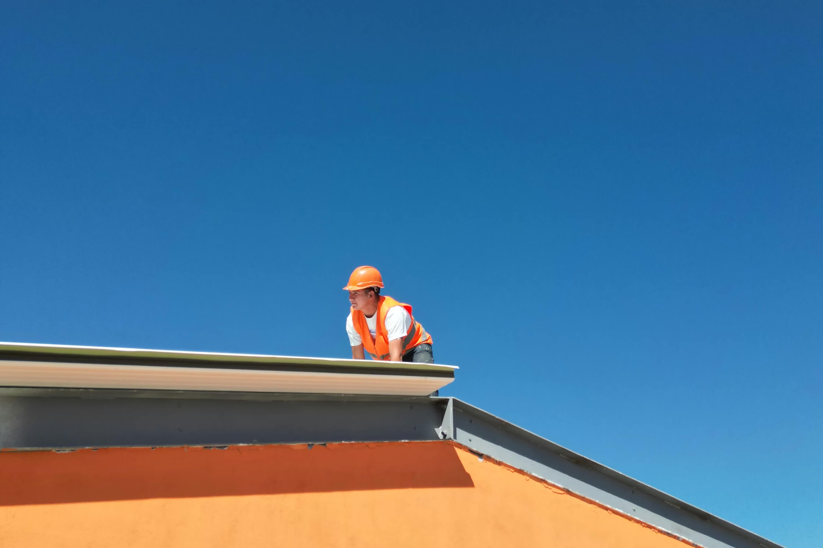 Why Roof Paint Fades Quickly in Gold Coast Heat
